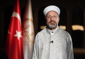 Diyanet leri Bakan Erba, Kadir Gecesi mesajnda srailin saldrlarna tepki gsterdi