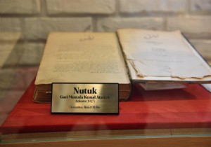 95 yıllık ‘Nutuk’  Antalya da Cemil Meriç Kütüphanesi’nde