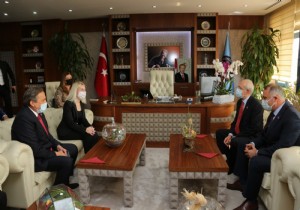 CHP Genel Bakan Kemal Kldarolu Akdeniz niversitesine Teekkr Etti