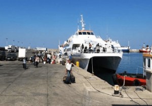 Girne den Taucuna Deniz Otobsyle Gelen Yolculara Evde Karantina Uygulamas